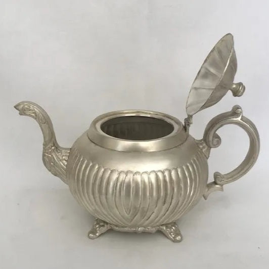 TEA POT ANTIQUE